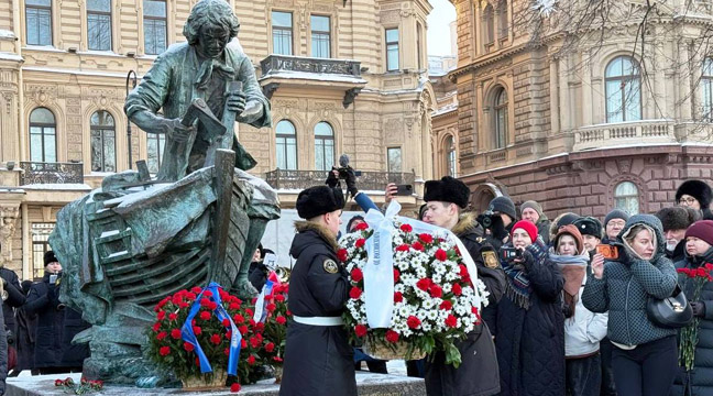 Северо-Западный бассейновый филиал принял участие в торжественном мероприятии у памятника Петру I в Санкт-Петербурге