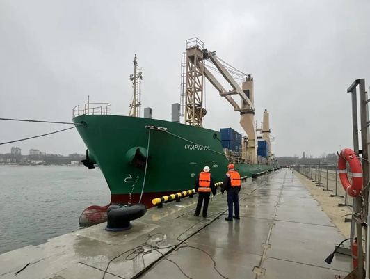 На морском терминале в Пионерском в тестовом режиме провели перевалку грузов