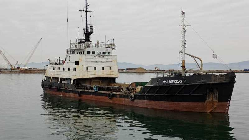 Самоходная шаланда «Олюторская»